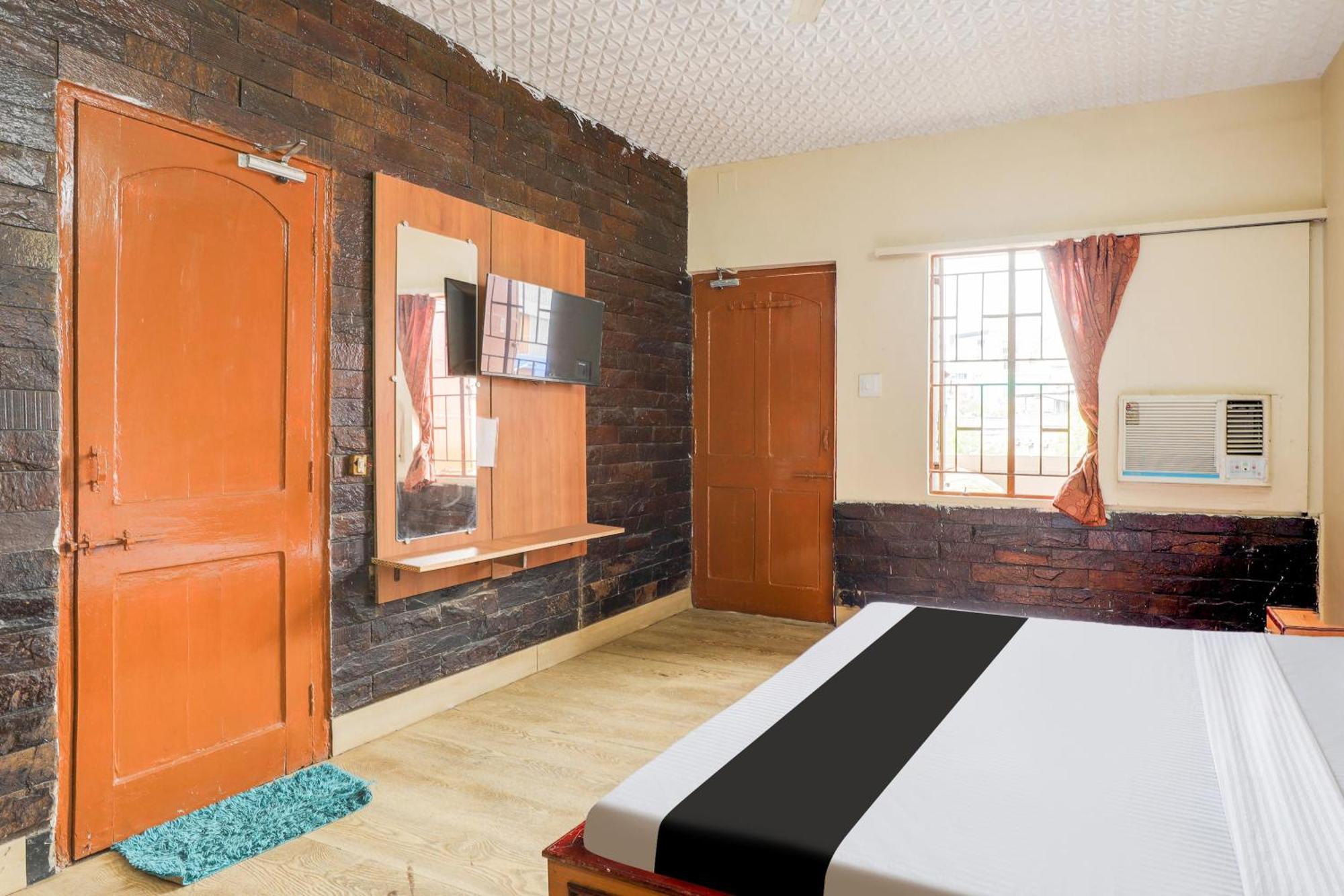 Hotel O Ellis Ahmedabad Exteriör bild