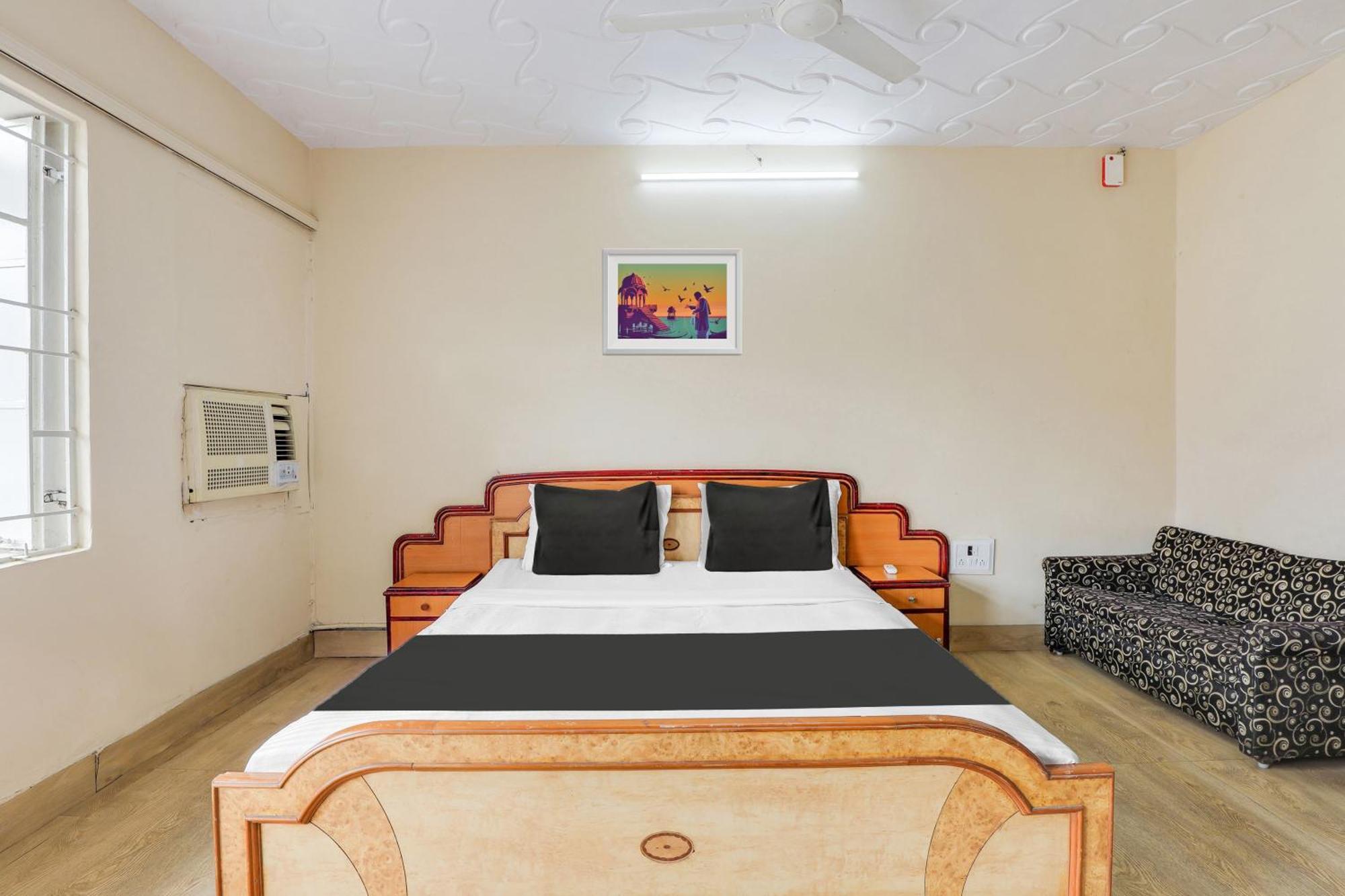 Hotel O Ellis Ahmedabad Exteriör bild