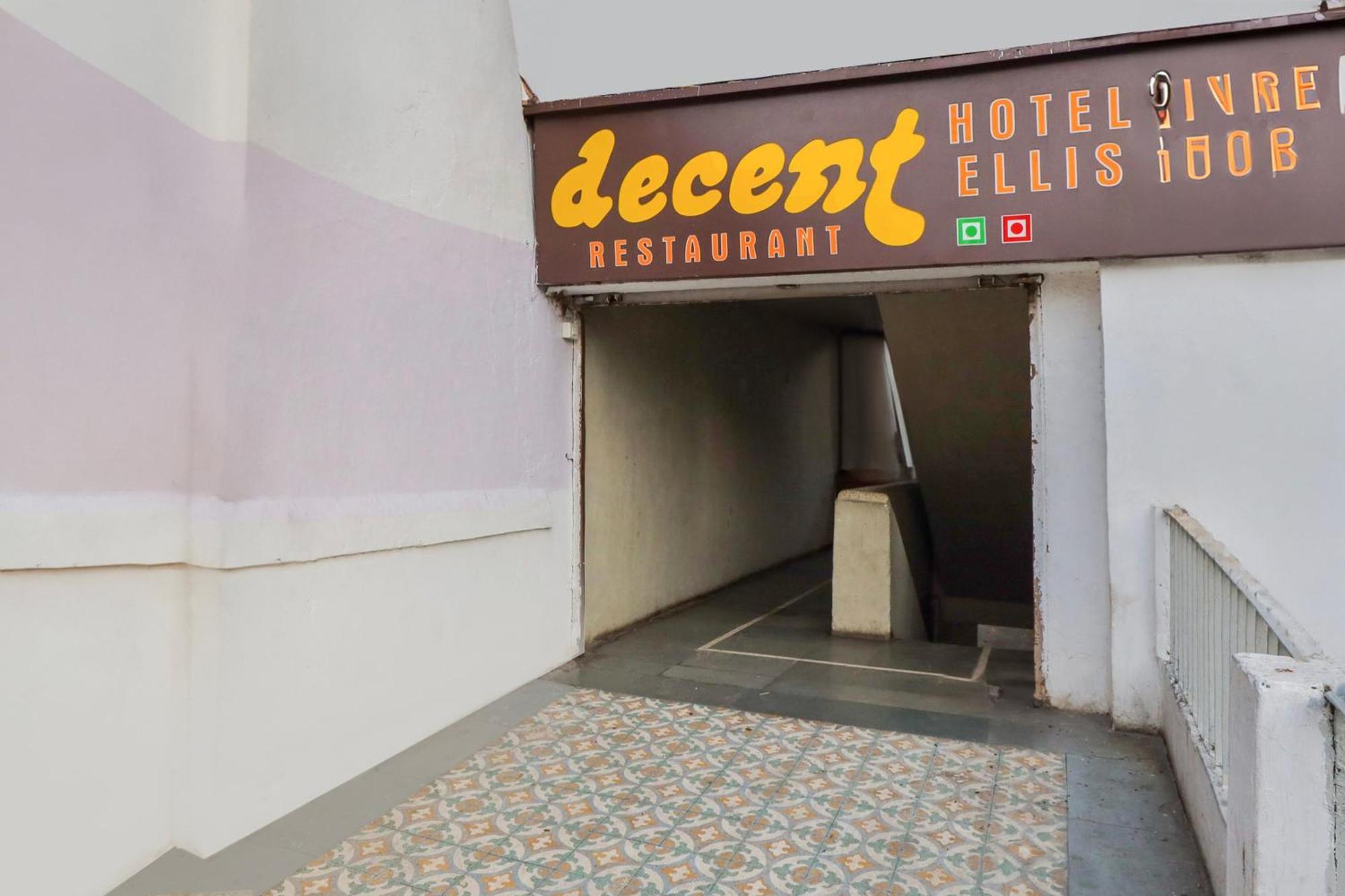 Hotel O Ellis Ahmedabad Exteriör bild