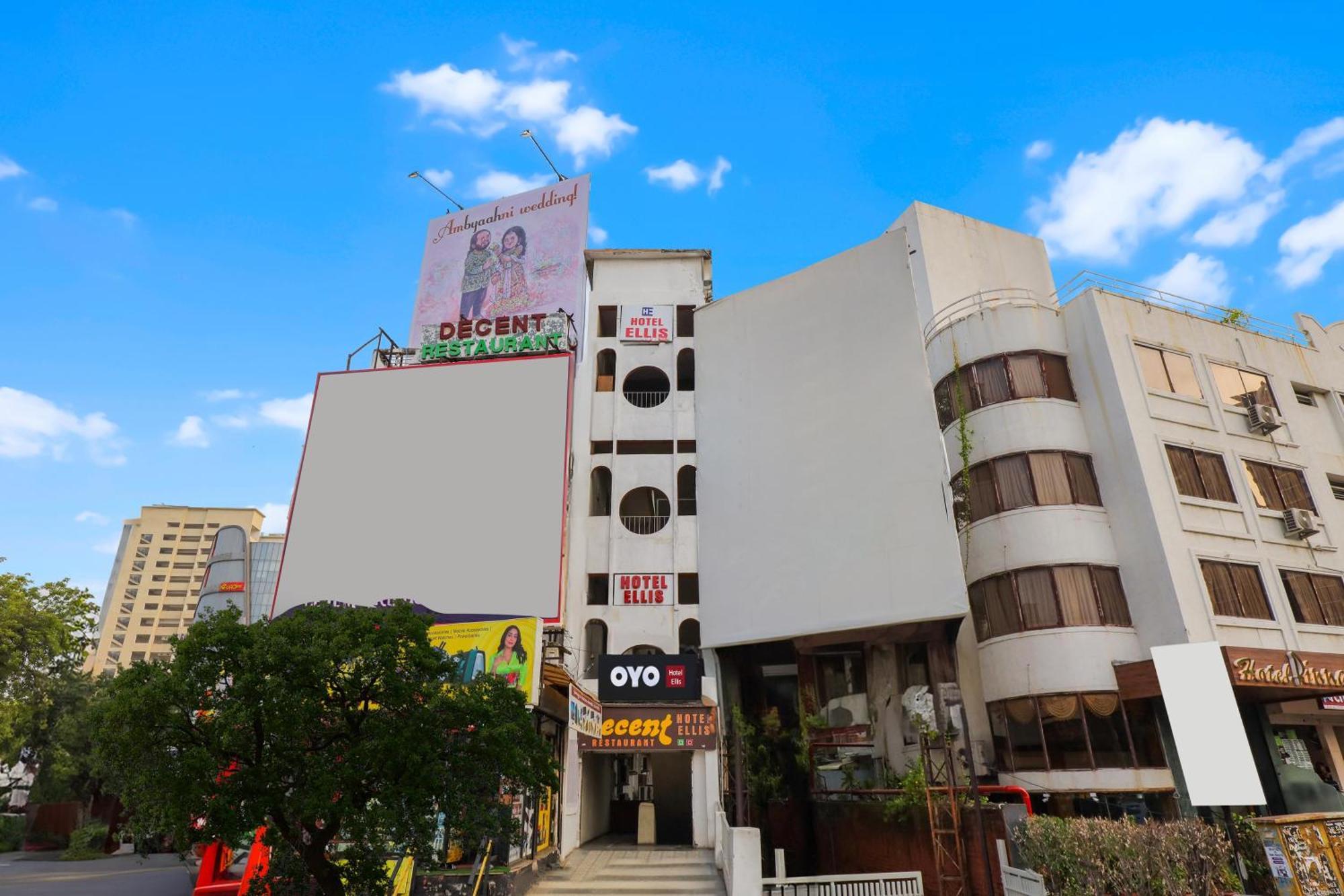Hotel O Ellis Ahmedabad Exteriör bild